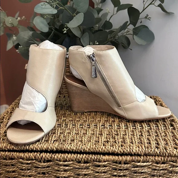 NWT Max Bernson sidecar bone leather zipper peep toe buckles 6M 3” heel sandals - Picture 4 of 15